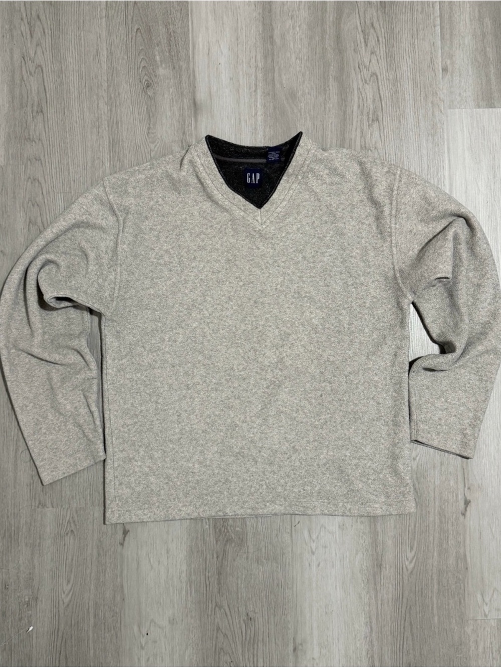 GAP Men’s Heather Light Gray V-Neck Sweater
